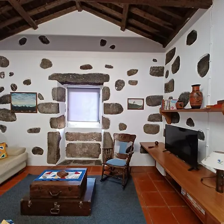 Casa Da Vitoria * Santa Cruz da Graciosa